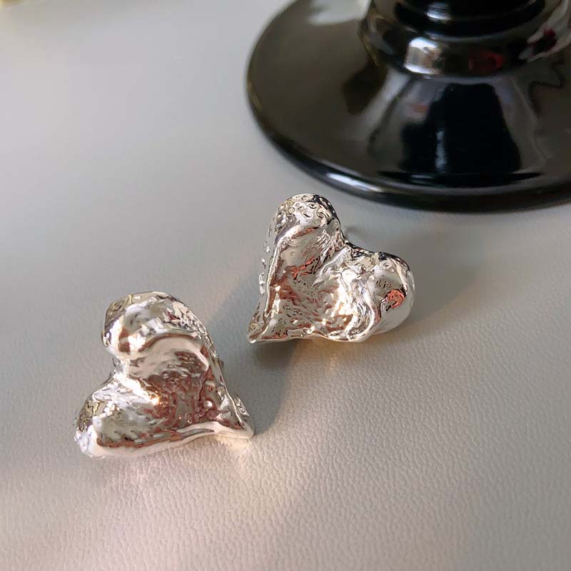 

Винтажные металлические разноцветные серьги-пусеты в форме сердца с цирконом для женщин, модные серьги из цинкового сплава, цветные, с нерегулярной текстурой, циркон, тренд 2025