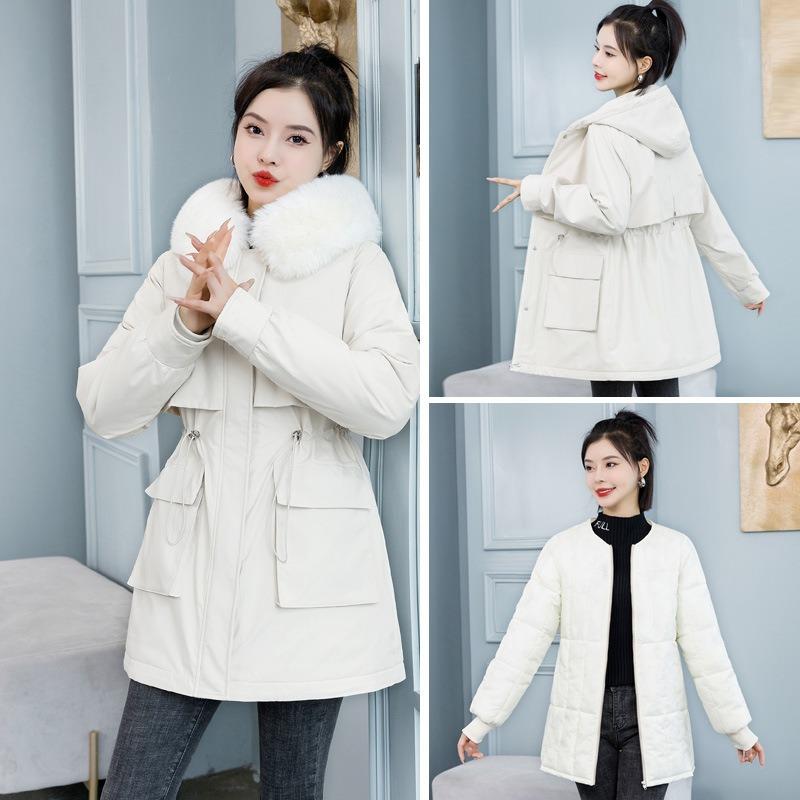 Der neue Damen-Innenfutter zum Herausnehmen hat ein Kleid und drei Wintermäntel, sowie die mittellange Baumwolljacke mit Pelzkragen.