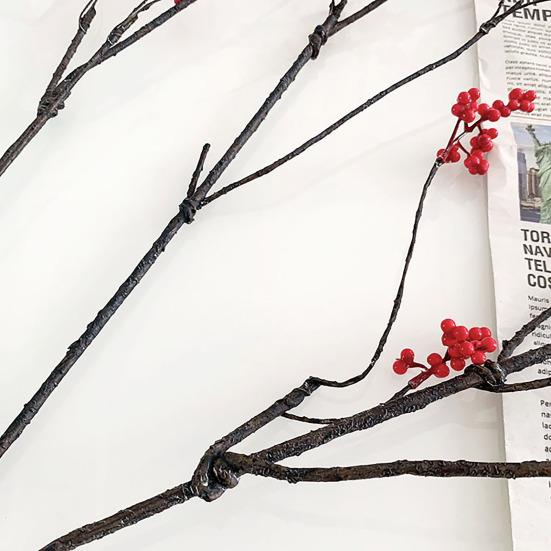 Artificial Holly Berries Long-Lasting Maintenance-Free Realistic Holly Berry Branches Bright Red Festive Home Decor