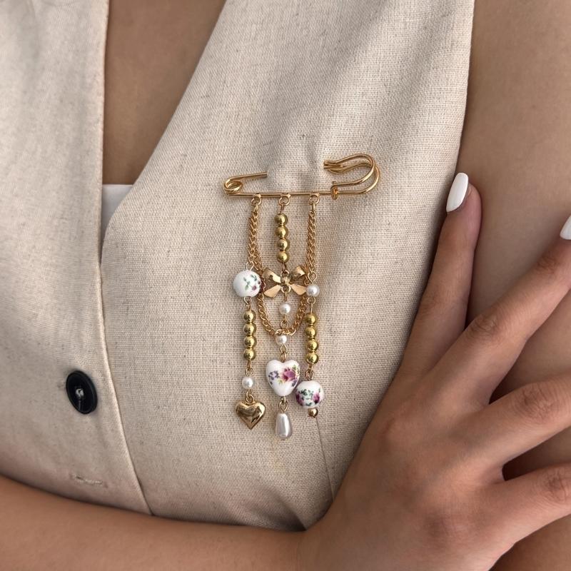 Fashionable Ceramic Bowknot With Heart Charm Brooch Pin Unique Design Jewelry For Outfit