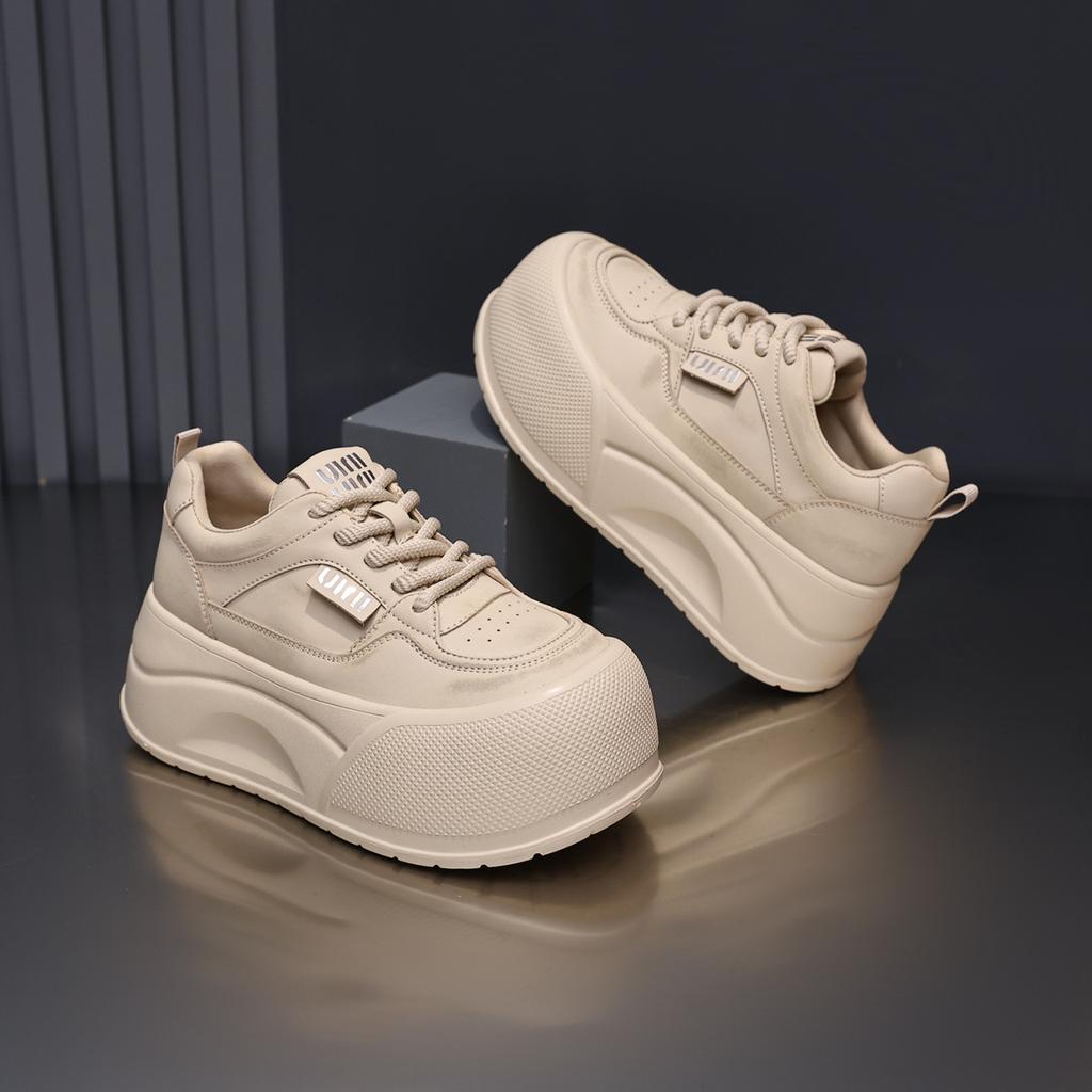 Big head light casual little white shoes women's 2025 autumn new muffin thick sole small man height increase ugly cute bread shoes