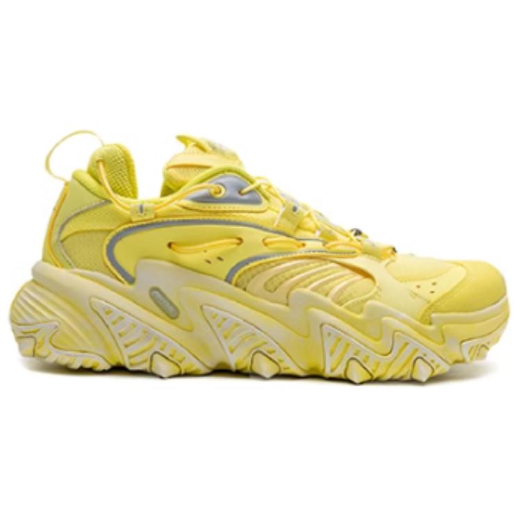 Li Ning X Claw Cushioning Slip Resistant Low top Casual Shoes Women's Cream Yellow AGLQ014-15