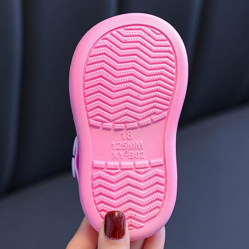 Children's New Summer Style Cartoon Closed-Toe Hole Sandals, Infant Anti-Slip Soft-Soled Sandals/Slippers for Toddlers and Young Children.