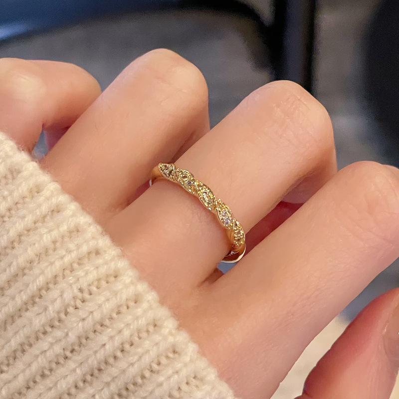 Mittelalterliches Gold-Rautenmuster Französischer Retro Offener Ring Nischen-Design Personalisiertes Leichter Luxus Blinken High-End Accessoires