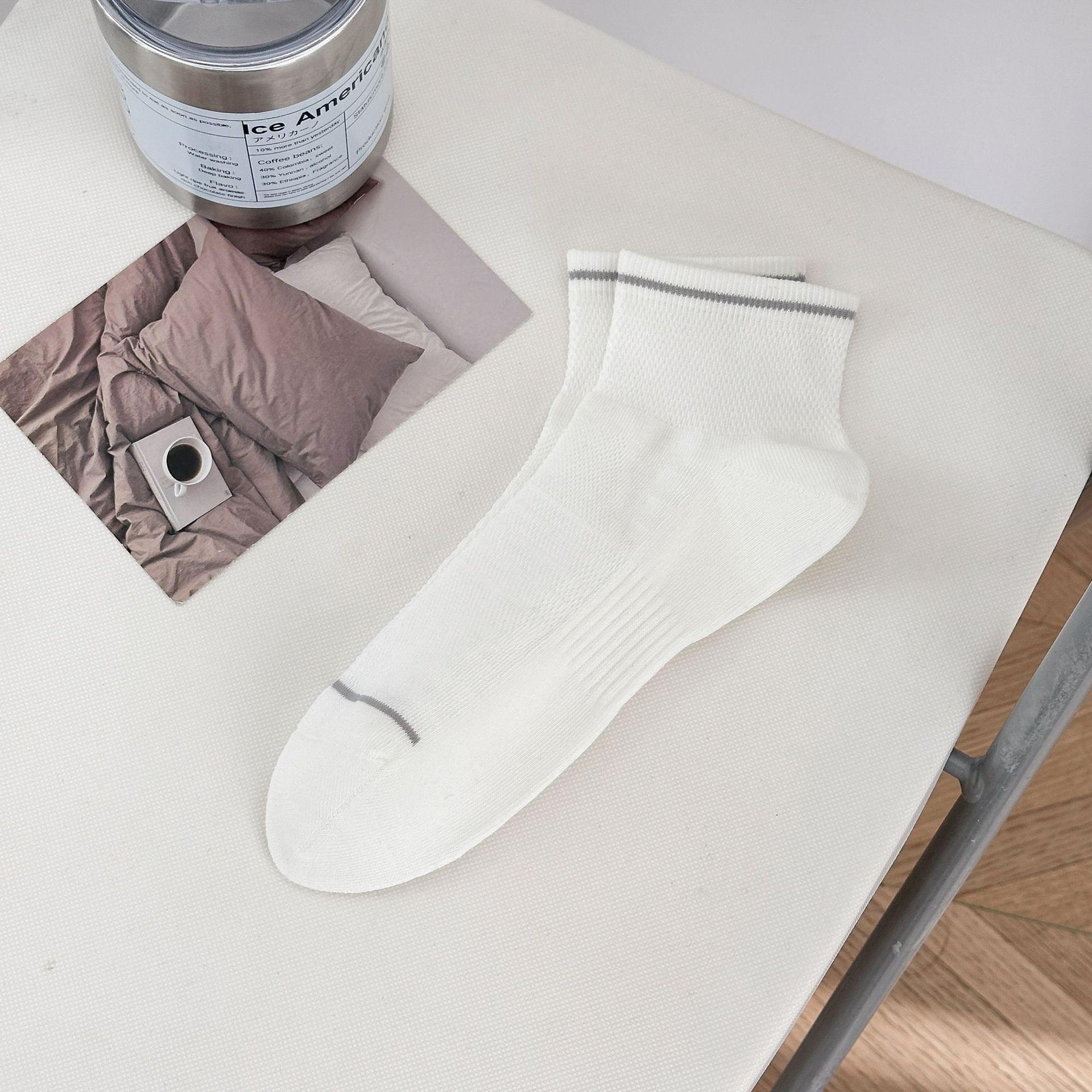 

Spring/Summer Breathable Mesh Seamless Ankle Cotton Socks - Men s Casual One Size