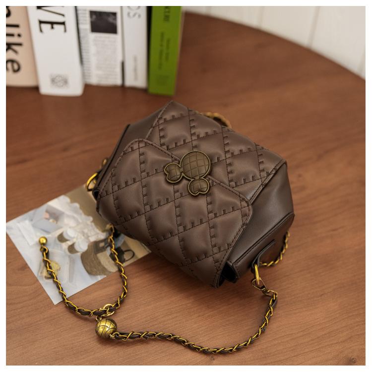 High-end Fashion Bag Women's 2023 New Autumn and Winter Niche Light Luxury Diamond Chain Bag Single Shoulder Oblique Span Small Square Bag
