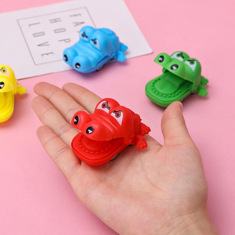 Childrens Cartoon Crocodile Rattle Car With Inertial Pullback Mechanism For Developmental Play