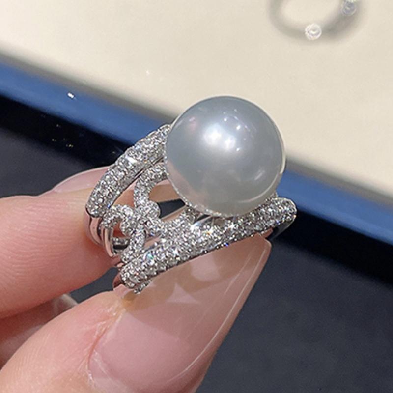 Huitan Anillo de Perla Sintética de Lujo para Mujer Incrustado con Circonita Cúbica Brillante Encantadores Accesorios de Boda Compromiso Joyería