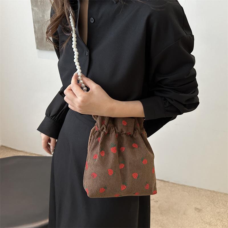 Strawberry Print Niche Design Commuter Crossbody Bag Summer New Simple Handbag Retro Fashion Bucket Bag