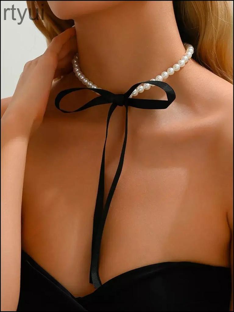 Women's Vintage Bowknot Collarbone Necklace Long Velvet Ribbon Pendant Choker