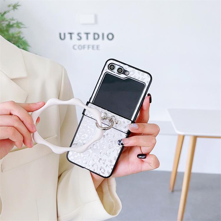 Compatible with Samsung ZFlip5 foldable phone case, zflip4 leopard print handle ring, back cover case, zflip3 protective cover
