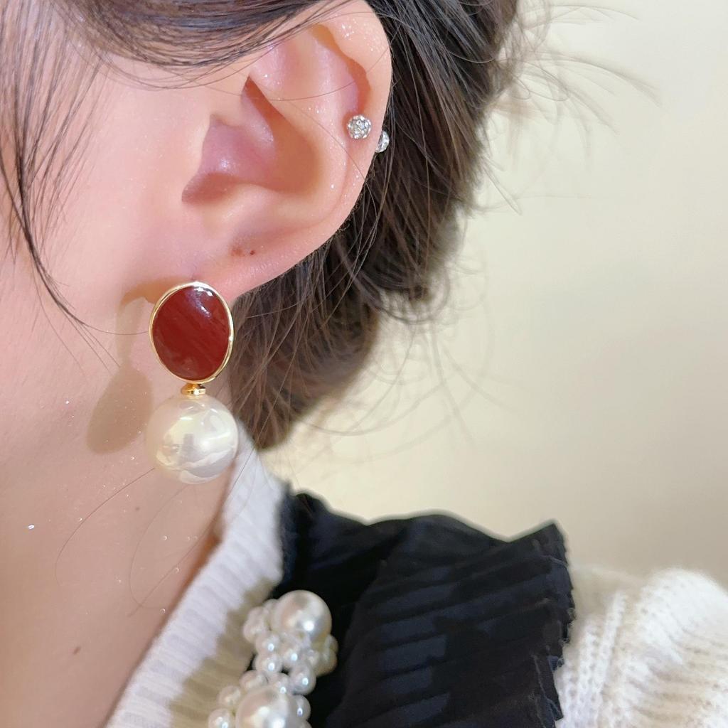Niche Red Enamel Pearl Stud Earrings: Autumn/Winter 2024 Light Luxury Copper Design