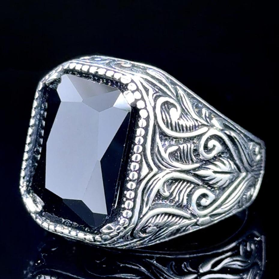 Neuer Stil Antiksilber galvanisierter Herrenring mit eingelegtem schwarzem Diamanten