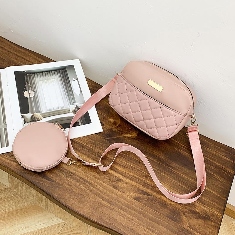 Mother and child bag, small square bag, new girls rhombus shoulder messenger bag, letter chain bag, one piece.