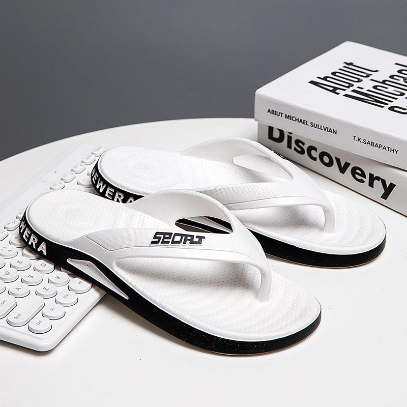 Men's flip flops for summer outdoor wear, anti slip, wear-resistant, high-end feeling, clip on slippers for men's summer