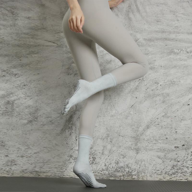 OEING Women s Five-Toe Yoga Socks One Size