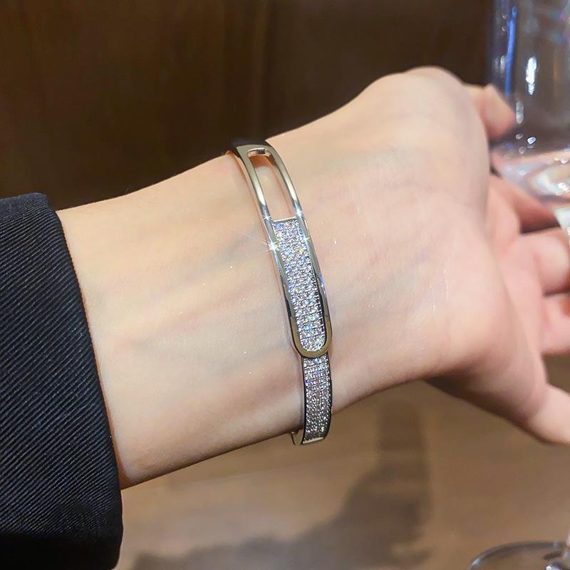 14K Gold-Plated Zircon Starburst Flower Bracelet, Light Luxury Fashion Bangle