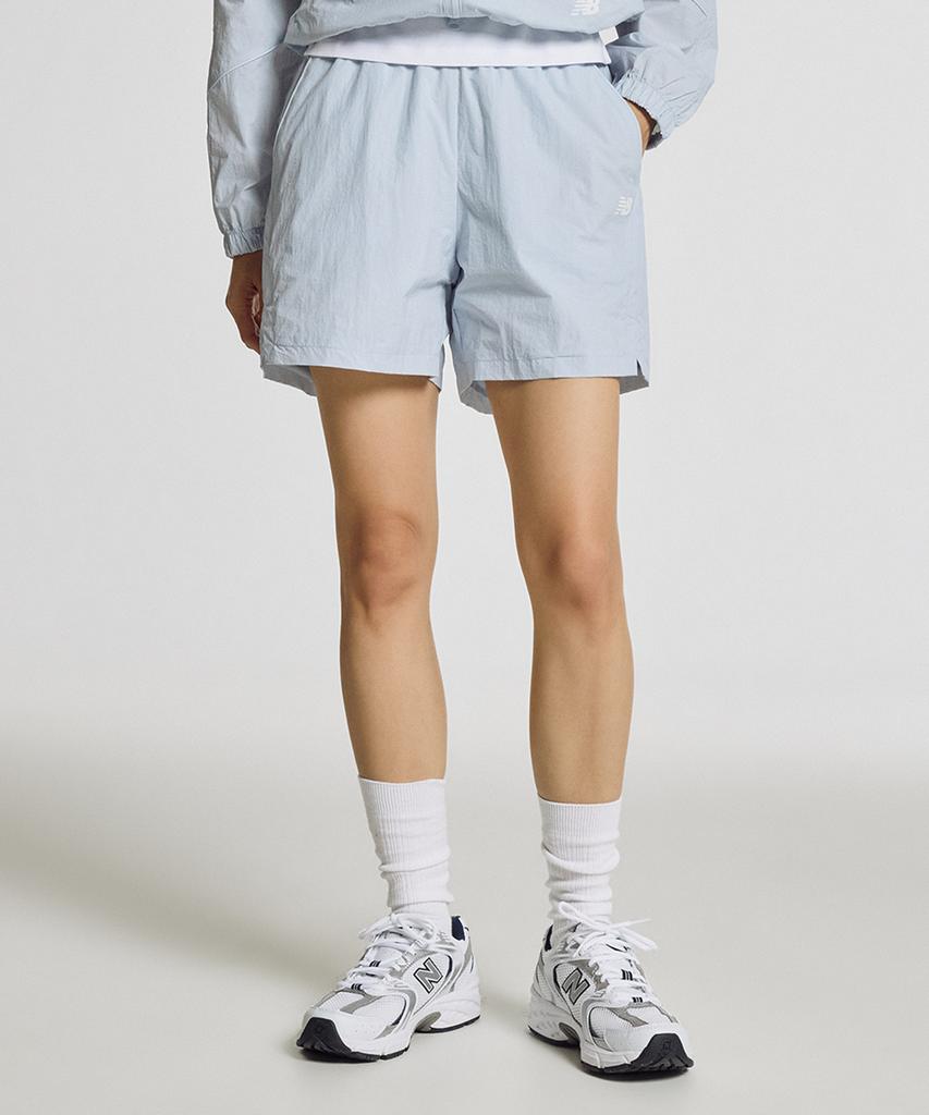 Nyuballanseu Nbnvg2W412 / Women Essential Lightweight Woven Quarter Shorts (L/Blue)