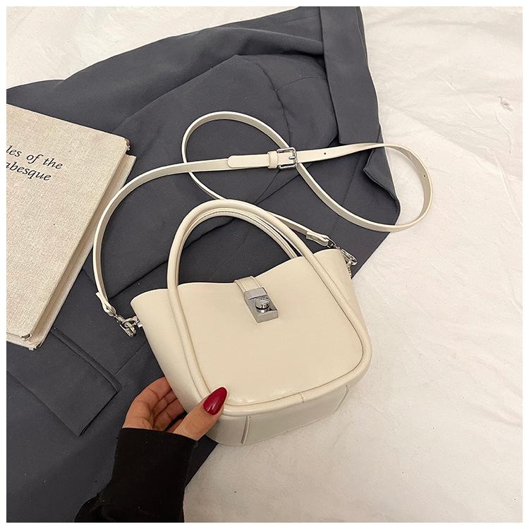 

Высококачественная маленькая сумка женская 2025 новая модная универсальная сумка-мессенджер летняя популярная сумочка сумка-ведро