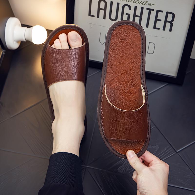 Wasserdichte Leder-Hausschuhe für drinnen: Rutschfestes Sommerdesign für Männer und Frauen.
