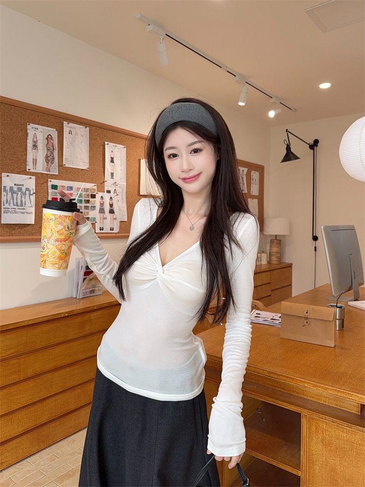 Women's 2025 Winter V-neck Knot Pleated Long Sleeve Slimming Top