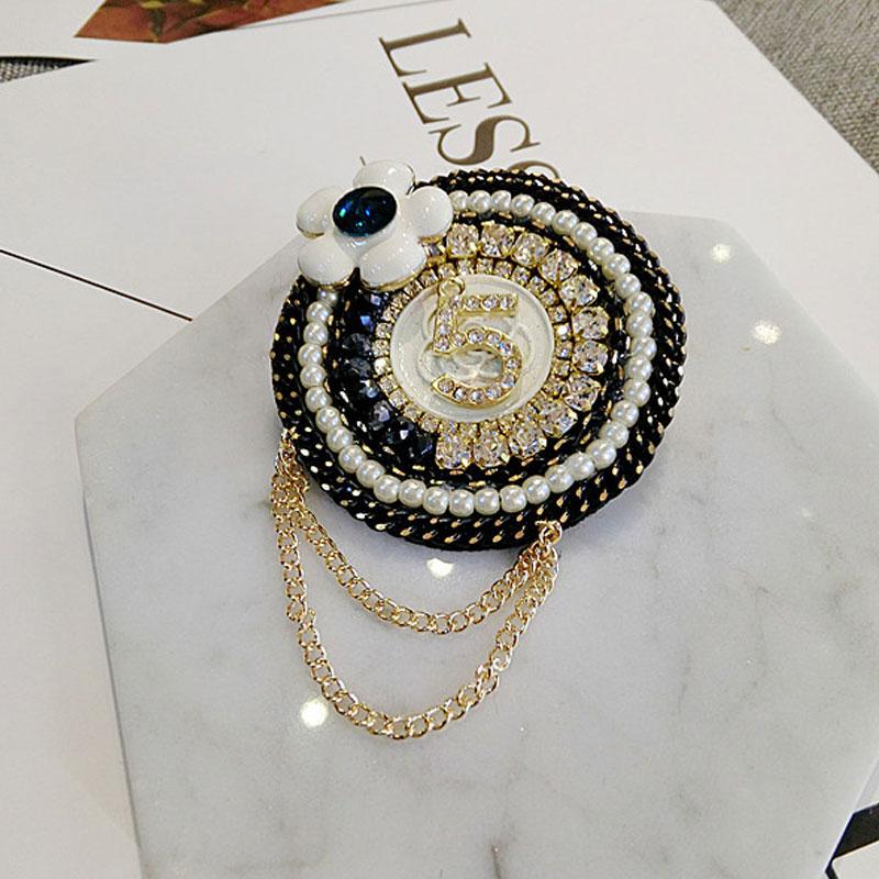 Rabbit Crown Fur Charm Simulated Pearl Brooch Pins Women Fringe Flower Ball Pearl Pendant Tassel Letter Winter Brooches