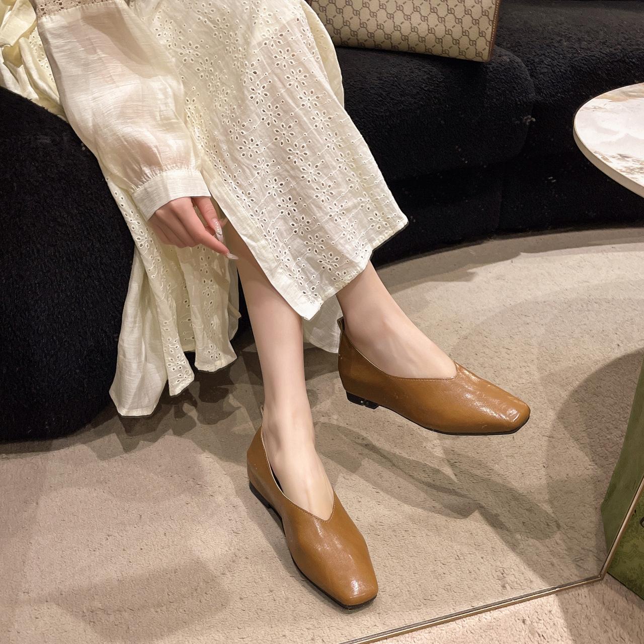 

Spring and Autumn New French Low Heel Square Head Shallow Mouth Single Shoes Women s Flat Sole Large Size One Pedal Casual Shoes Women s 43 темно-коричневого кольору