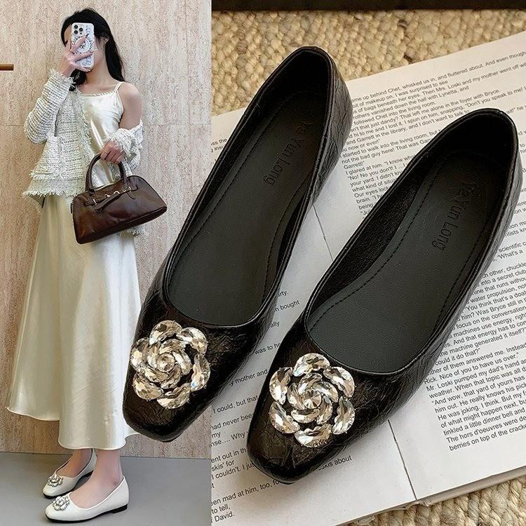 Spring new French Mary Jane shoes women's British style thick heel satin surface rhinestone flower style low heel shoes