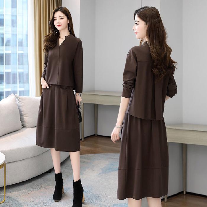 Women's Spring 2025 Fashion Slimming Two-Piece Dress Set - Stylish and Age-Reducing for Mature Women