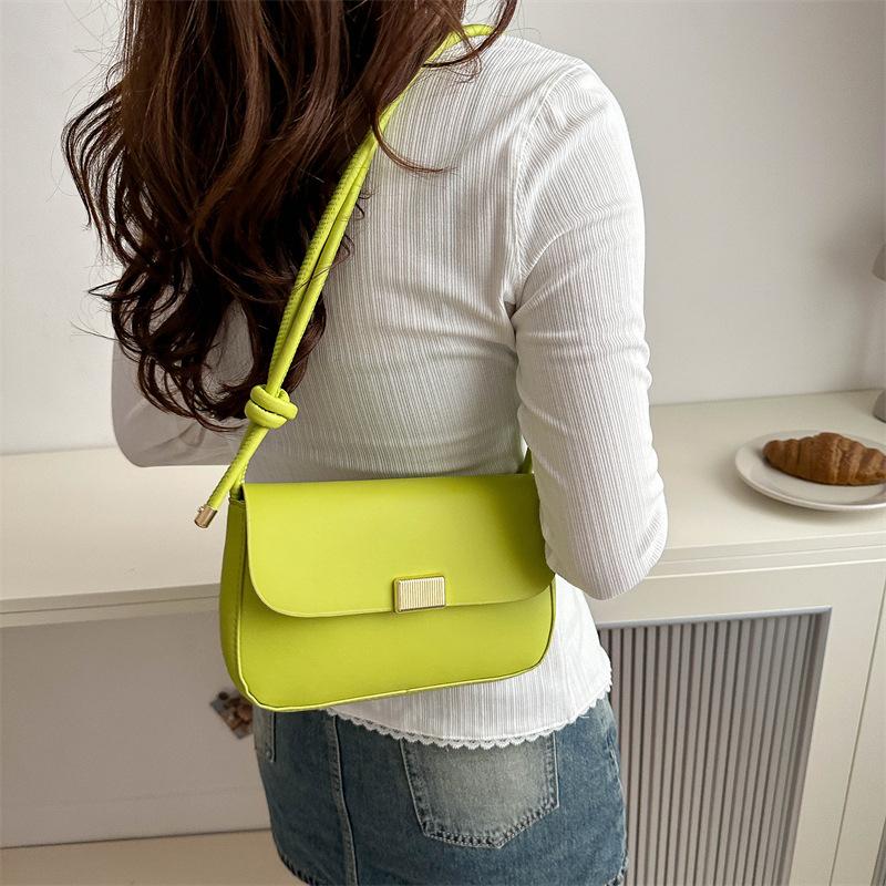 New Fashionable and Fashionable Locks Fresh Solid Color Trendy Texture One-shoulder Armpit Small Square Women's Bag