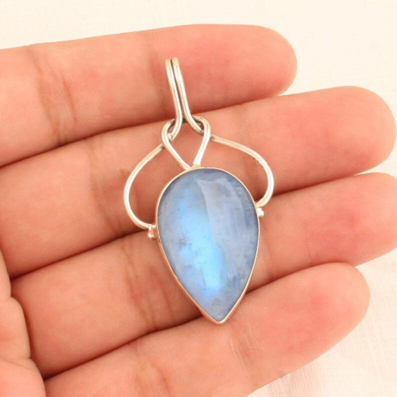 Pandantiv din argint sterling 925 solid, piatră prețioasă de pere de piatră de lună, pandantiv de designer lucrat manual, cadou de aniversare, bijuterii pentru femei, cadou de logodnă