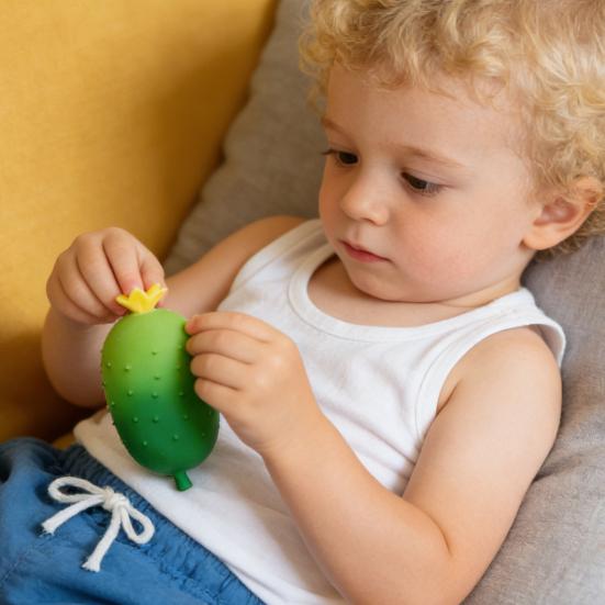 Simulation Cucumber Stress Toy Anti-Anxiety Cucumber Squeeze Toy Soft Stretchy Vegetable Fidget Sensory Pinch Toy Party Favors
