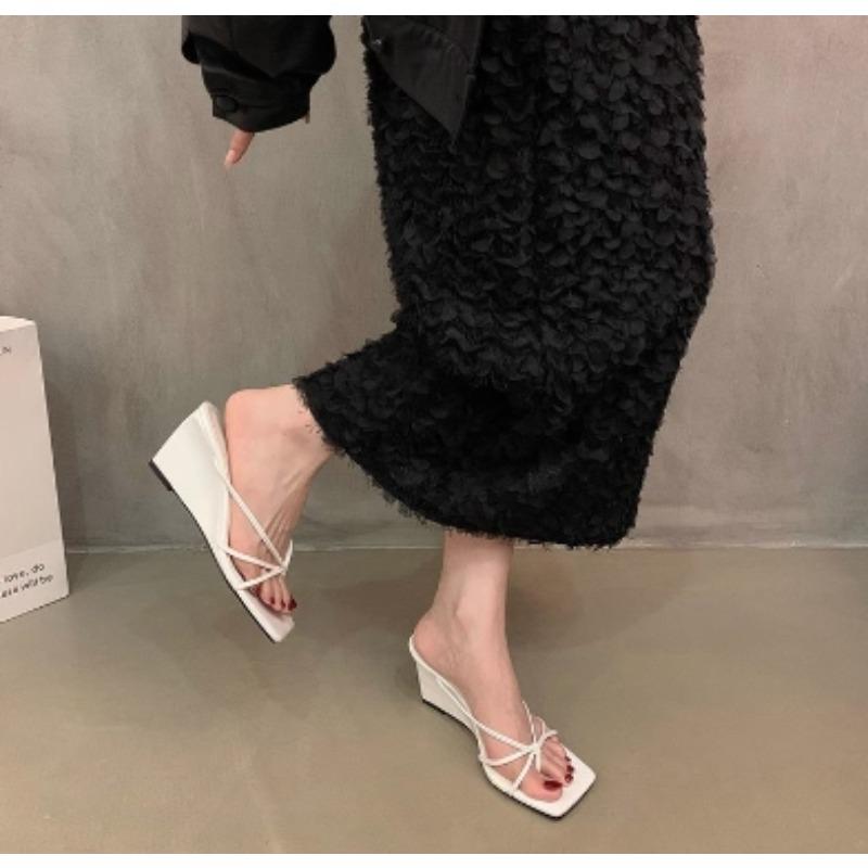 Fashion Summer New Style Leopard Women's Fashion Wedges Heel Slippers Elegant Dress Slides Design Style Banquet Party Sandals Shoes
