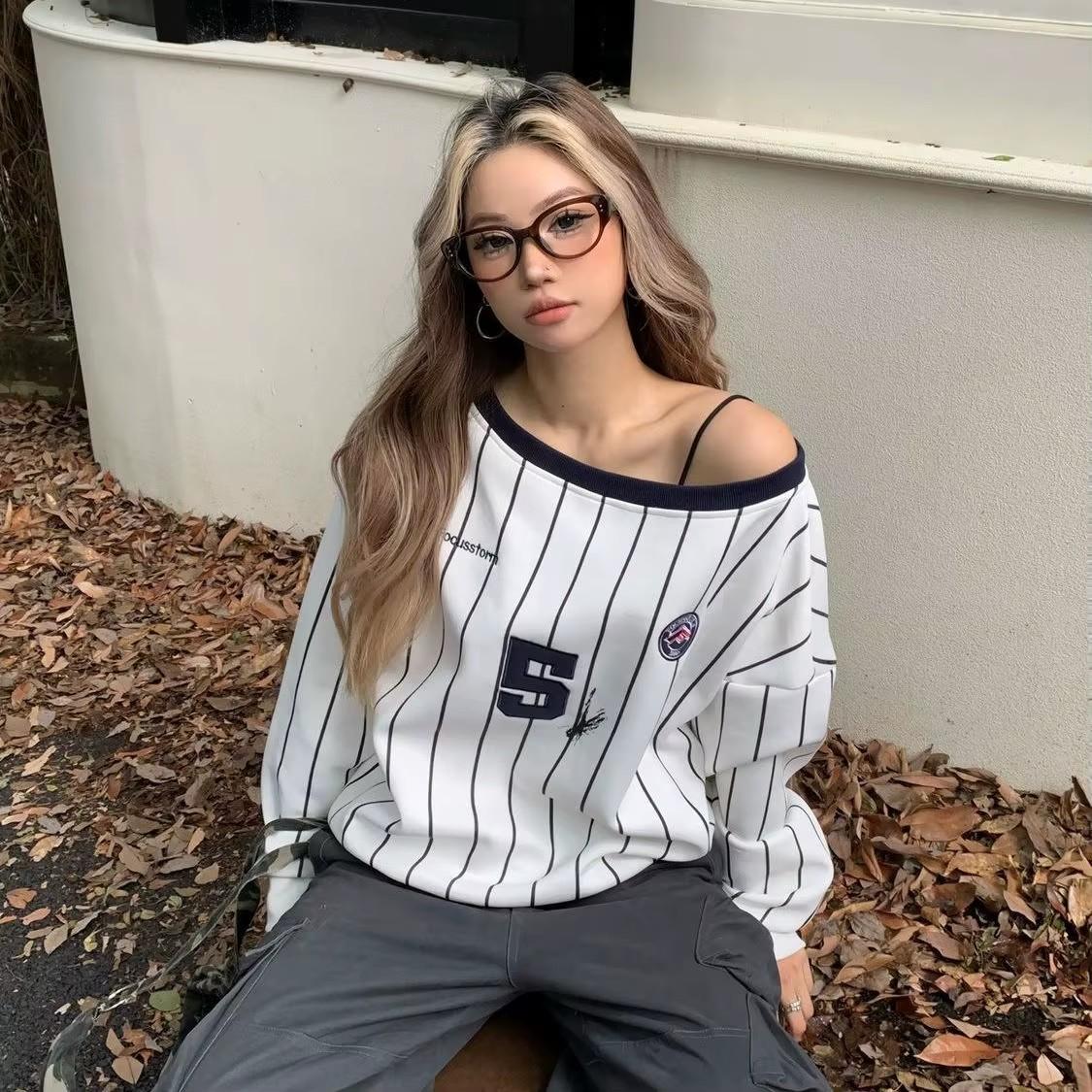 Полосатый принтованный свитер для девочек облегающий скошенные плечи ретро круглый вырез весна-осень длинные рукава XXL белый 2477₽