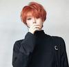 Men's Harajuku-style full wig, orange, short, popular, fashionable, with a net, natural-looking, unisex.