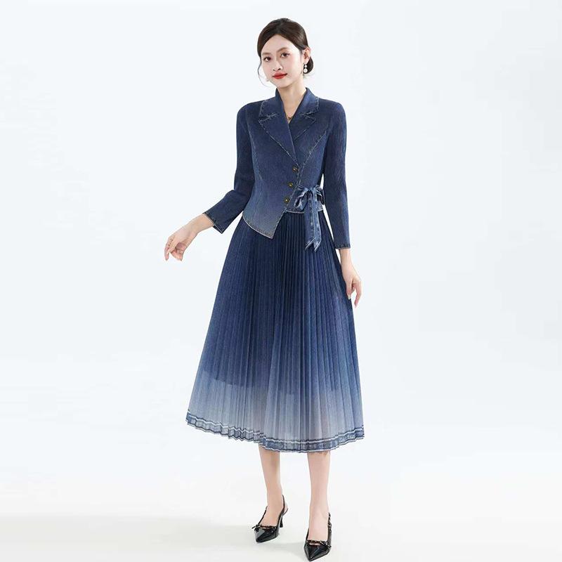Miyake Elegant Plus Size Pleated Dress with Suit Collar