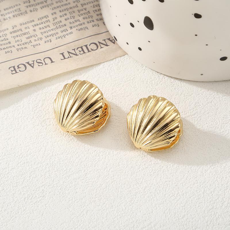European and American Fashion Shell Marine Element Alloy Retro Love Rhombus Earbuckle Woven Texture Earrings