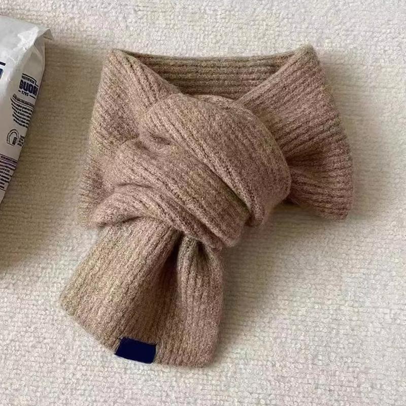 Koreanischer einfarbiger gestrickter Wollschal kurz Damen Mädchen einfach schick gekreuzter Nackenwärmer Schals winddichtes Snood Kragen Halstuch