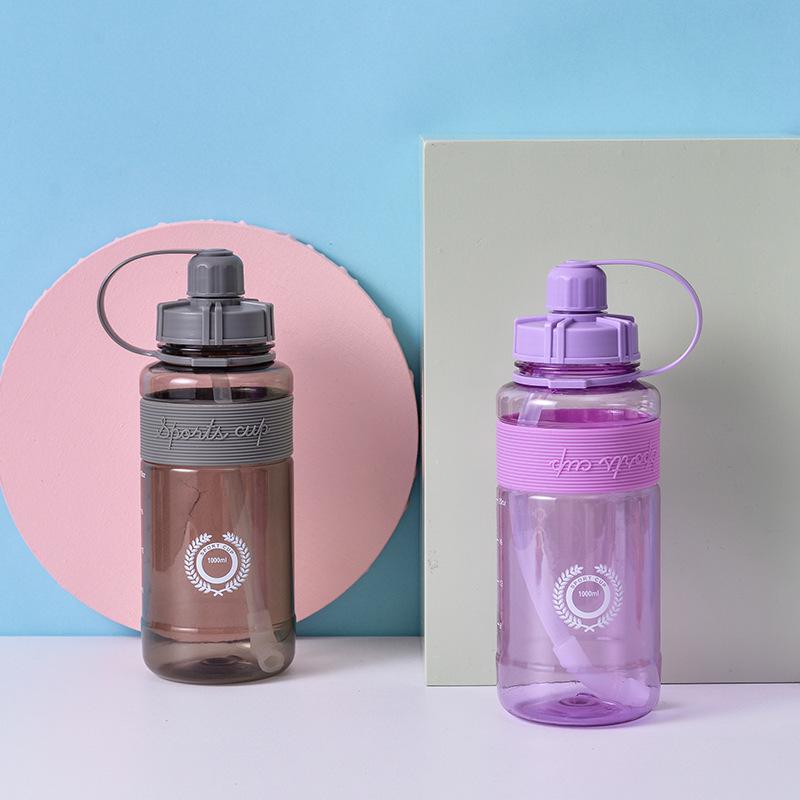Portable 2000ml Sports Water Bottle with Double Lid and Straw for Men and Women, Ideal for Fitness Activities