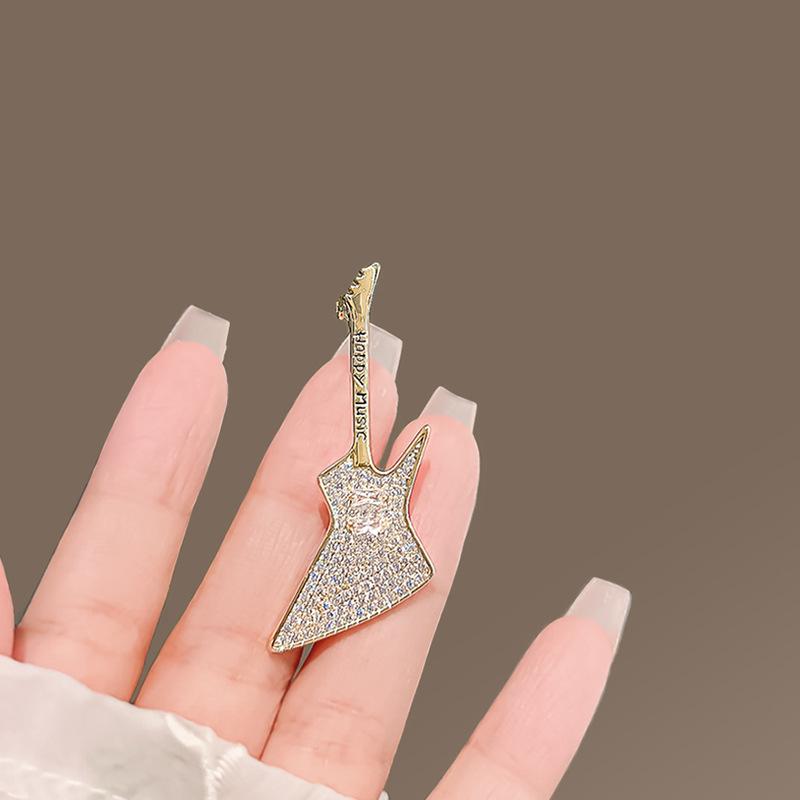 Elegant Pearl Brooch - High-End Minimalist Clothing Accessory