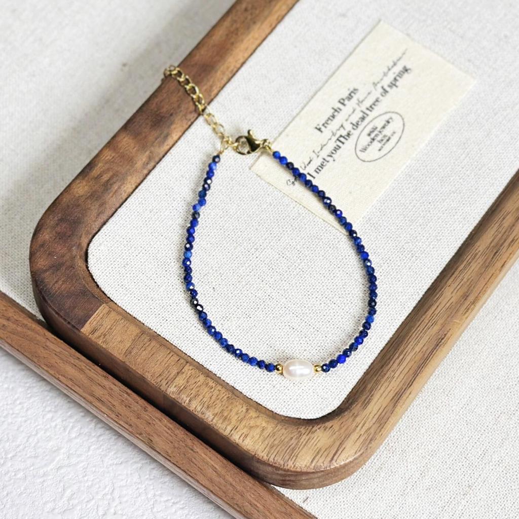 Elegant Freshwater Pearl & Natural Stone Beaded Bracelet for Women, Ultra-Fine, Versatile Hand Jewelry.