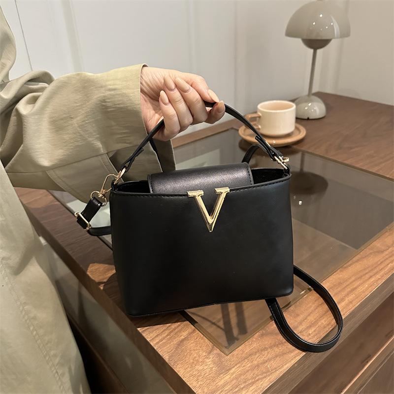 Hochwertige Modische Handtasche, Stilvolle Umhängetasche mit Großem Fassungsvermögen für den Täglichen Gebrauch, Eimerbeutel-Stil