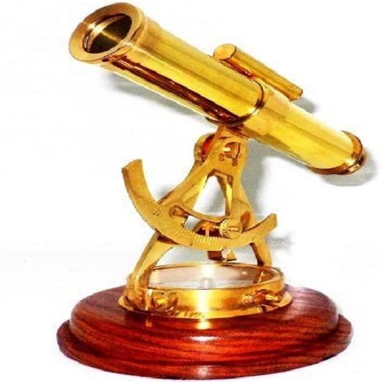 Винтажный современный взгляд Алидаде Компас Деревянная подставка Красивый блестящий латунный компас