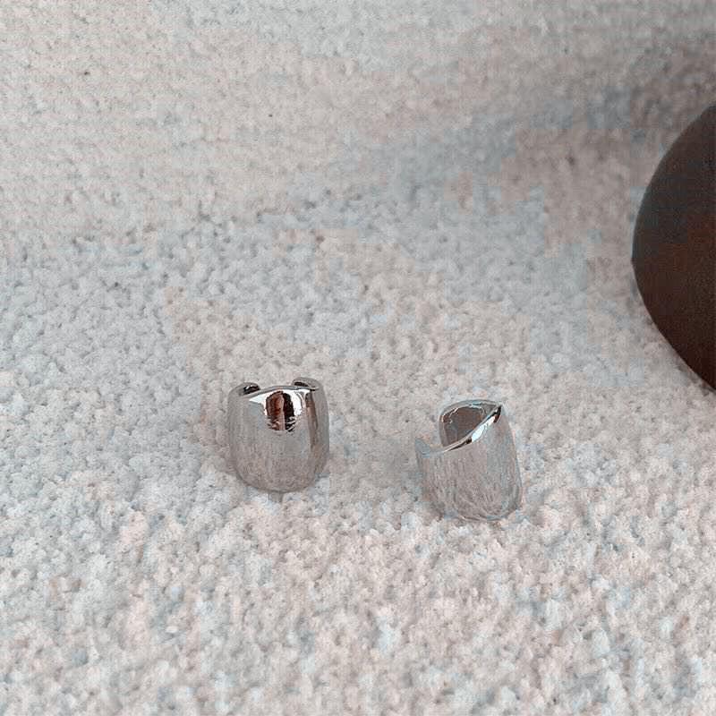 Stylish No-Piercing Ear Clip for Women - Versatile, Trendy Niche Design