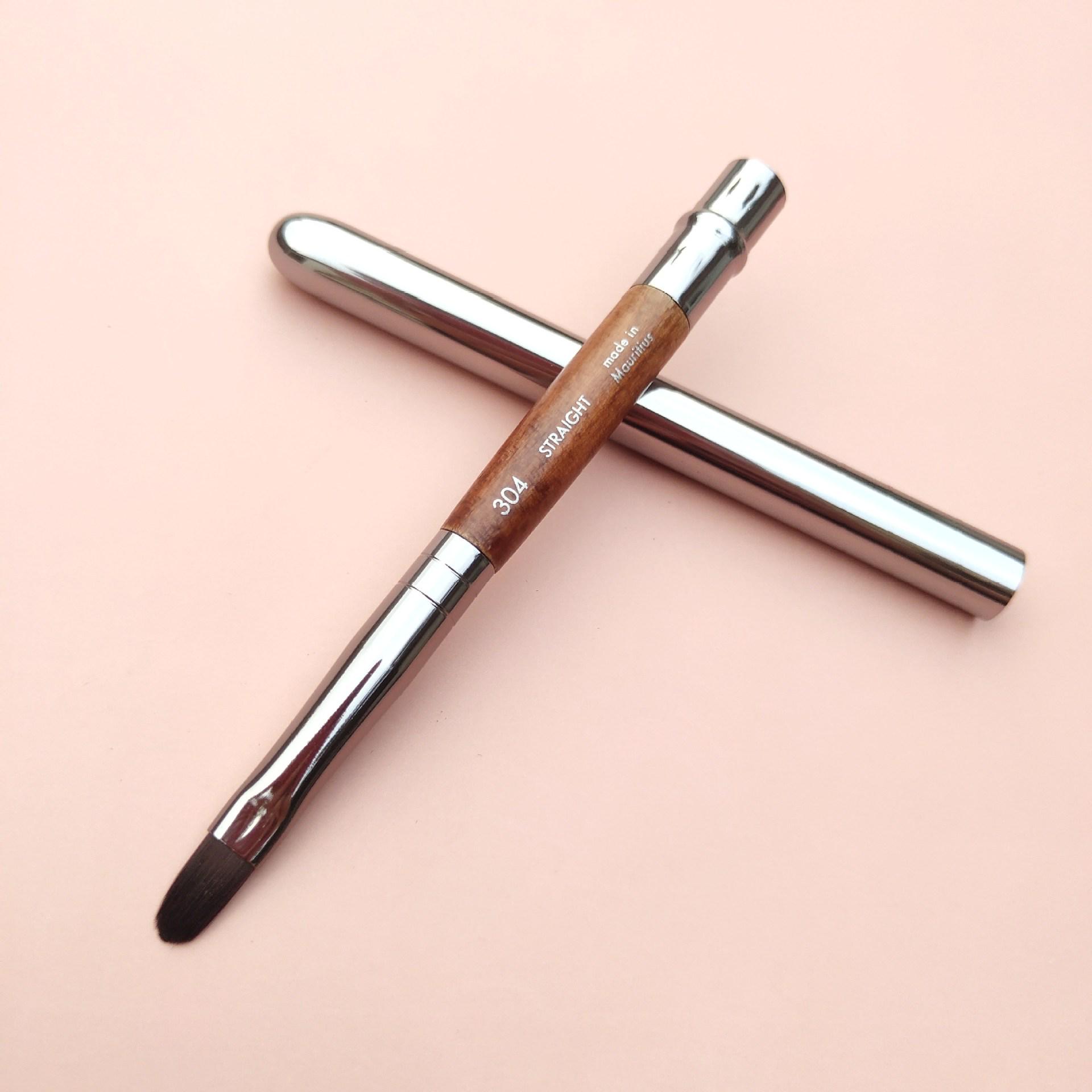 

Compact Retractable Lip & Eye Makeup Brush with Lid