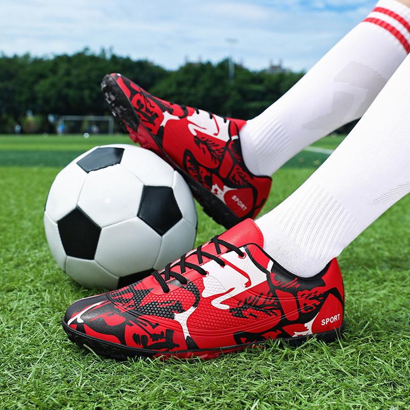 Krátké kopačky s nízkým svrškem kožený povrch kopačky s hřeby sportovní obuv s nízkým svrškem mládežnické tenisky velká velikost