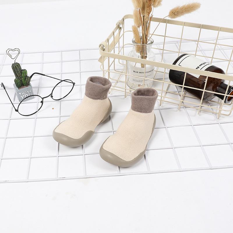 0 bis 4 Jahre Winter Kinder Frottee Socken Weicher Boden Rutschfest Boden Mädchen Junge Neugeborenes Kind Warme Schuhe Socken mit Gummisohlen