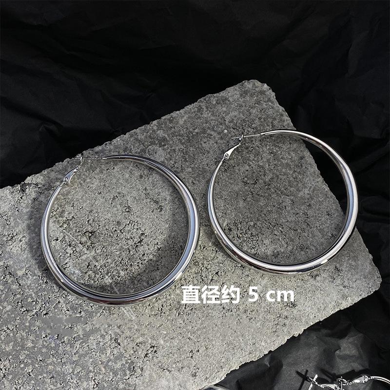 

111 Silver Needle Cold Wind Ring Earrings Women, Light Luxury Niche High Sense Exaggerated Large Circle Earrings Earrings Earrings 925 silver needle