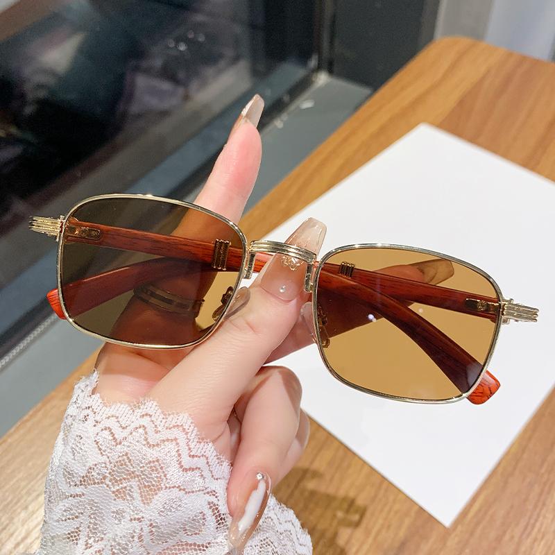 New Retro Wood Grain Sunglasses Men Women Square UV Protection Fashionable Trendy 98106