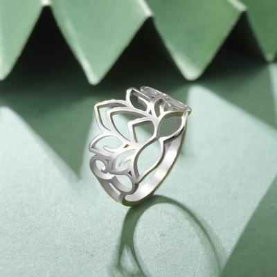Einfacher und Modischer Lotus Design Damenring Zartes Schmuckstück Geschenk Accessoire